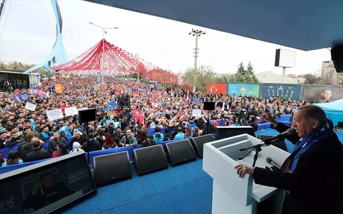 Cumhurbaşkanı ve AK Parti Genel Başkanı Erdoğan, partisinin Diyarbakır mitinginde konuştu: (1)