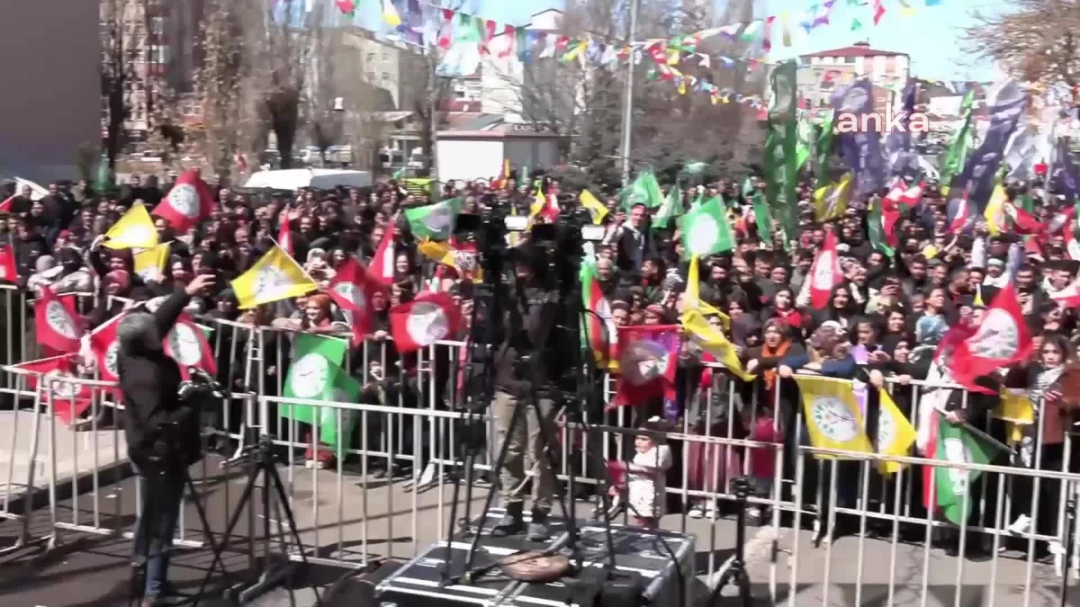 DEM Parti Eş Genel Başkanı Tuncer Bakırhan, Kars\'ta Borç Yarışı Olduğunu Söyledi