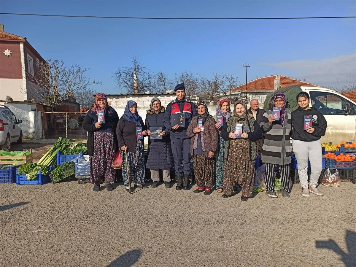 Edirne\'de Jandarma Ekipleri Bilgilendirme Çalışmalarına Devam Ediyor