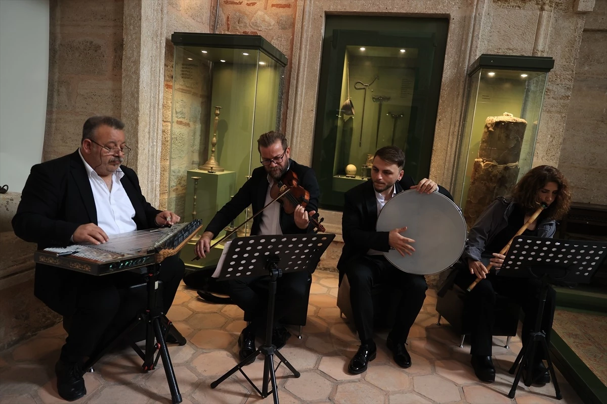 Kültür ve Turizm Bakanlığı Edirne Devlet Türk Müziği ve Rumeli Müzikleri Topluluğu Konser Verdi