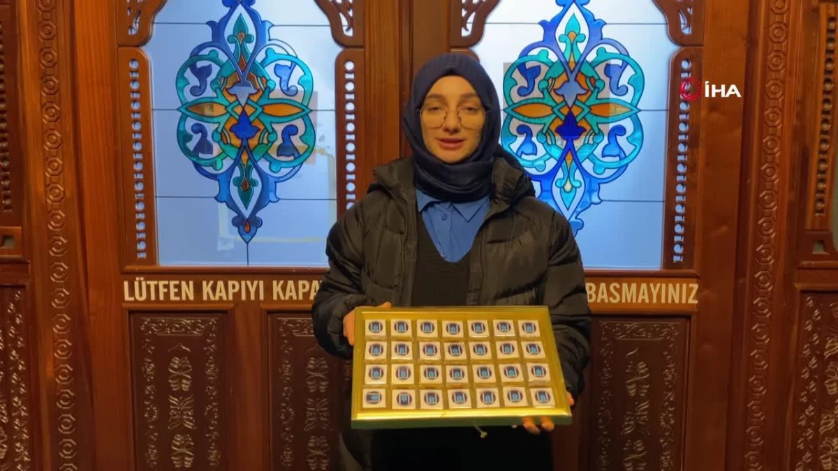 Erzurum\'da çocuklara teravihte çikolata sürprizi