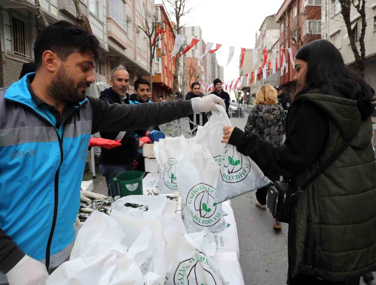 Gaziosmanpaşa Belediyesi Ramazan Ayında Balık Dağıtımlarını Sürdürüyor