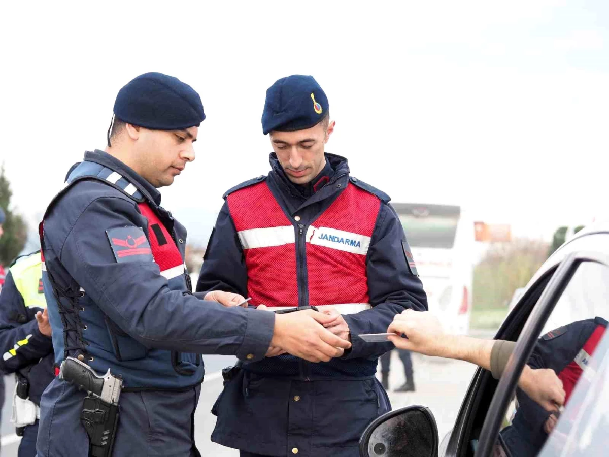 Aydın\'da yapılan denetimlerde hapis cezası bulunan bir şahıs yakalandı