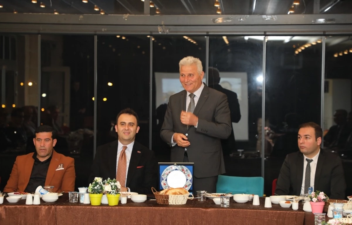 Hasankeyf Belediye Başkanı Abdulvahap Kusen\'e veda yemeği verildi