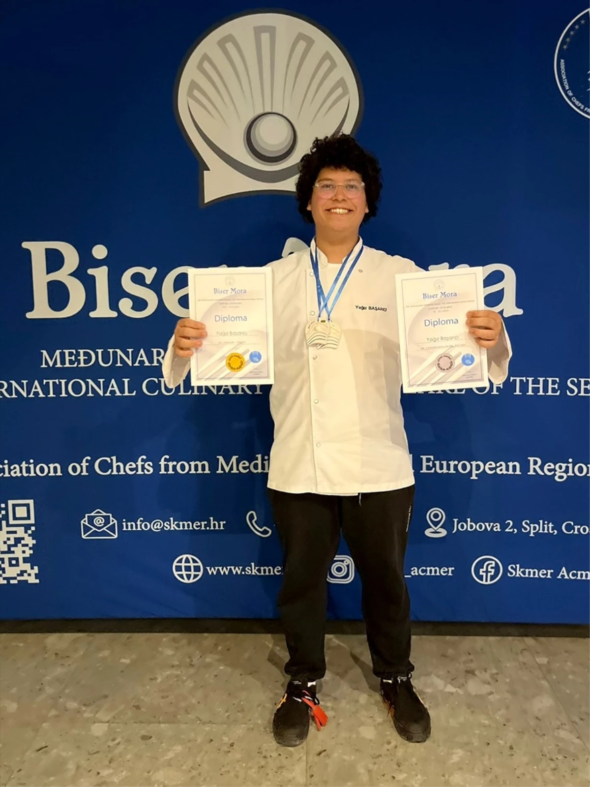 İzmirli genç şef uluslararası aşçılık yarışmasında madalyalar kazandı