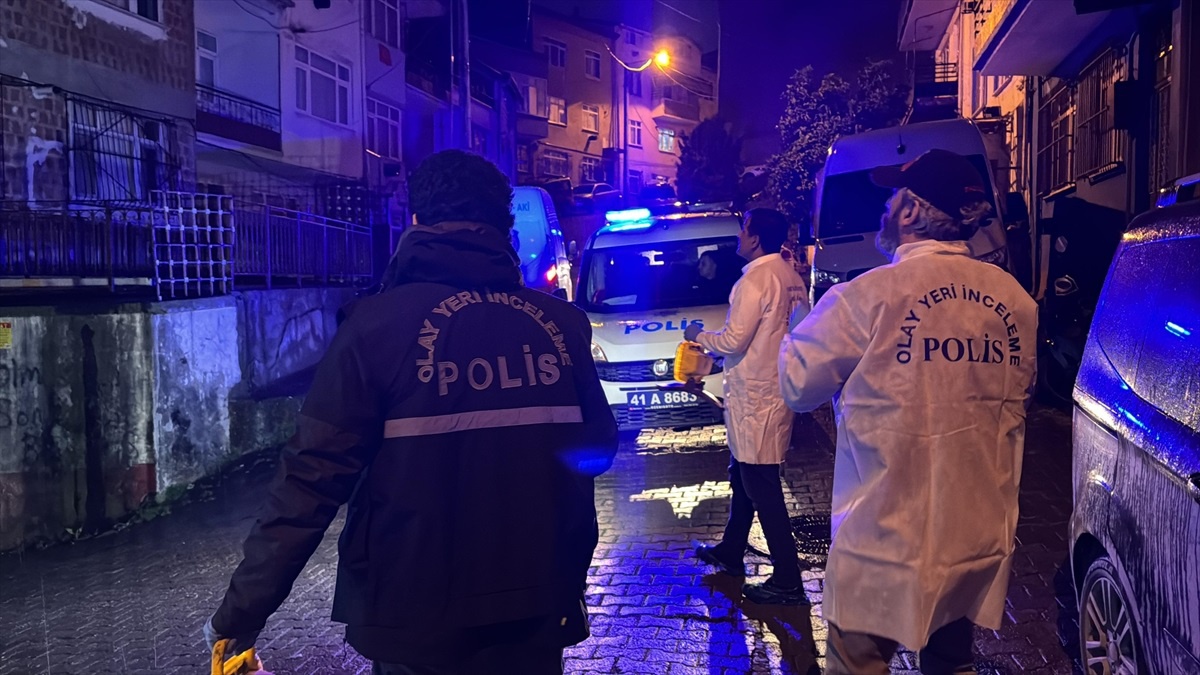 İzmit\'te Tartışma Sonucu Ağabeyini Bıçaklayarak Öldüren Kişi Gözaltına Alındı