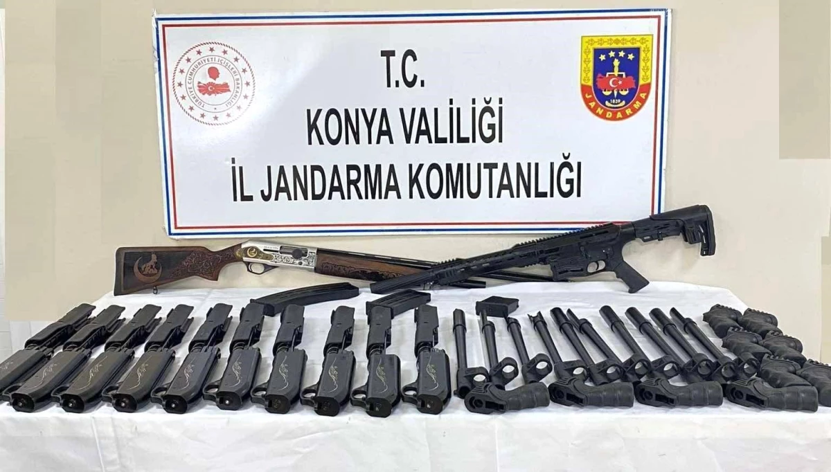 Konya\'da Jandarma Operasyonu: Silah ve Şarjör Ele Geçirildi, 4 Şüpheli Gözaltına Alındı