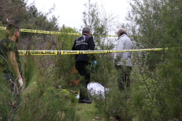 Ormanda mantar aradıkları sırada göğsünden vurulmuş ceset buldular