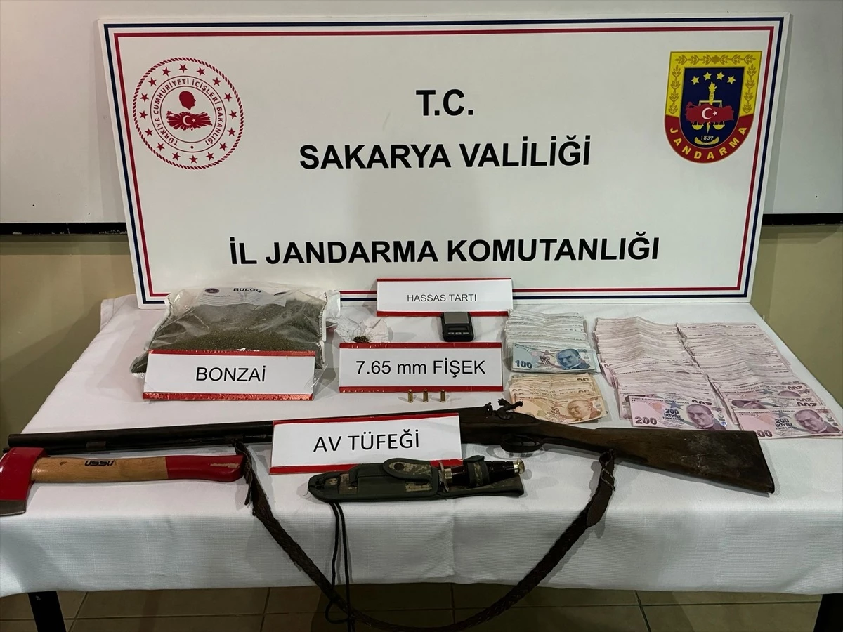 Sakarya\'da Uyuşturucu Operasyonu: 5 Şüpheli Gözaltına Alındı