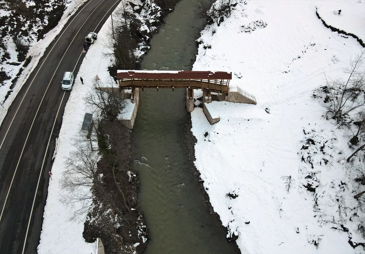 Kastamonu\'da yıkılan tarihi köprü yeniden hizmete girdi