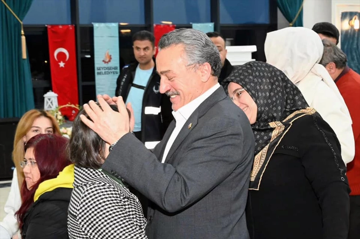 Seydişehir Belediye Başkanı Mehmet Tutal, yetim ve öksüz çocuklarla buluştu