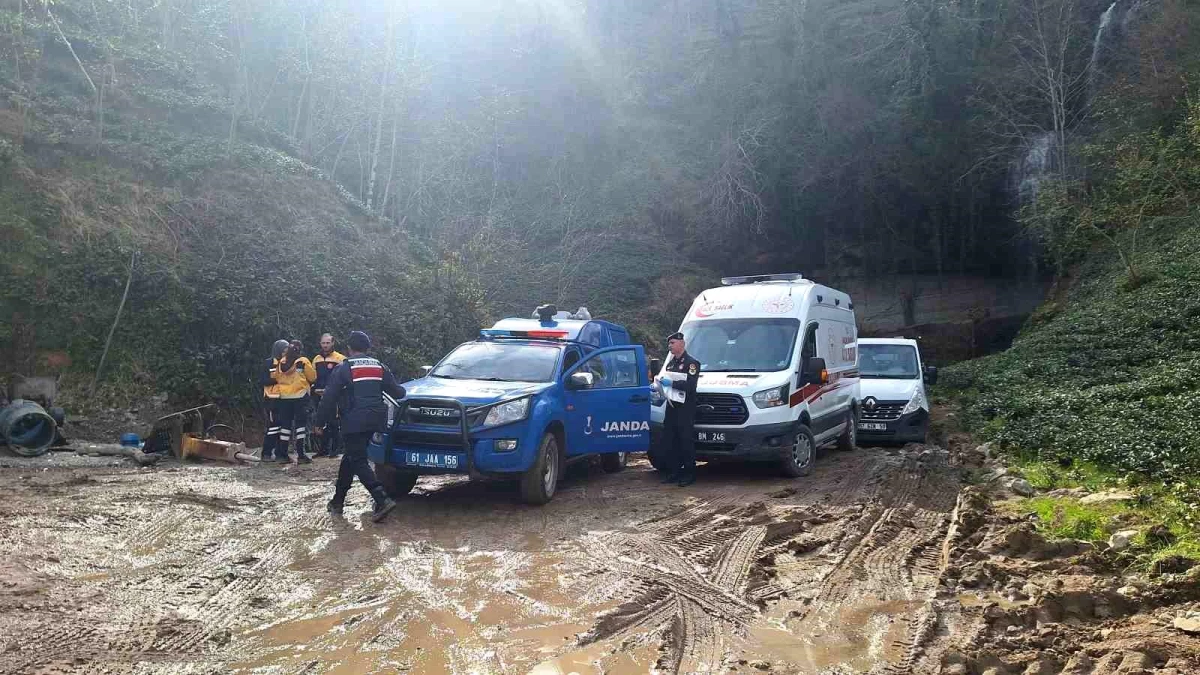 Trabzon\'da içme suyu isale hattı çalışması sırasında göçük: 3 işçi hayatını kaybetti