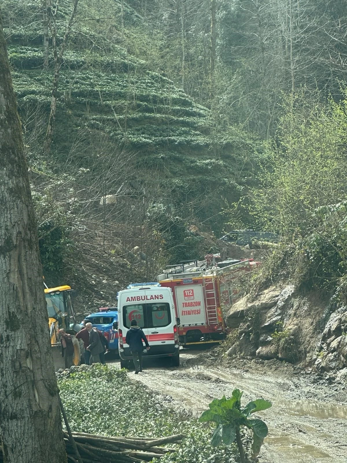 Trabzon\'da göçük altında kalan işçilerden ikisi hayatını kaybetti