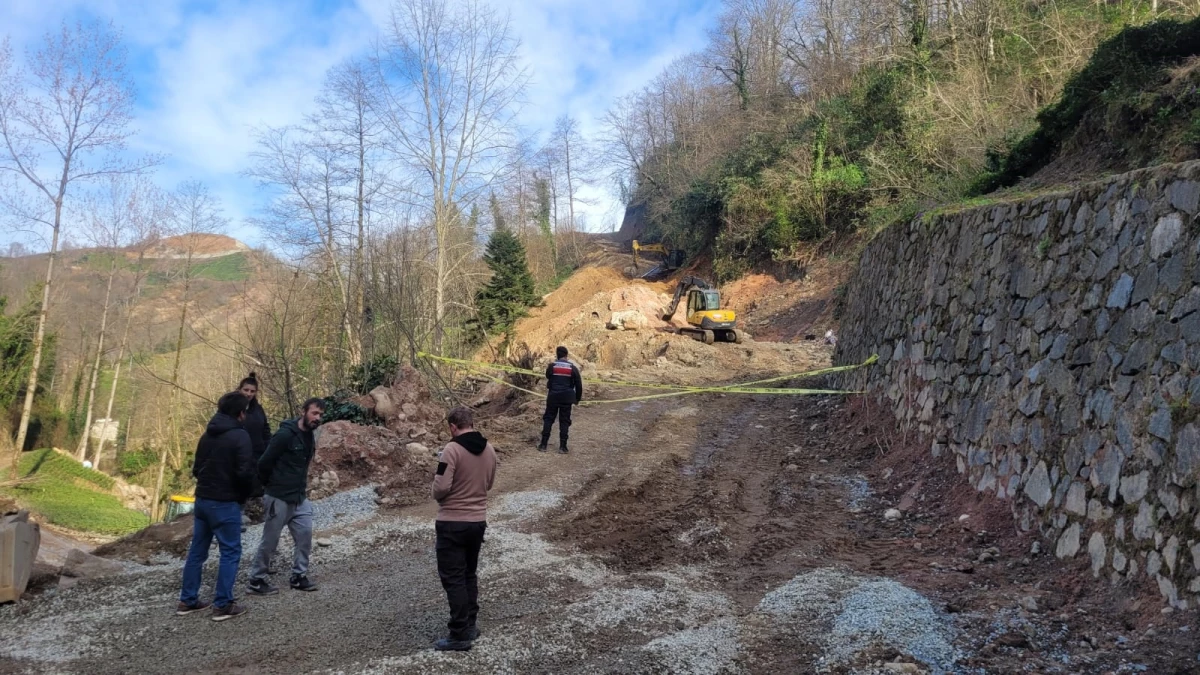 Trabzon\'da İçme Suyu İsale Hattı Çalışması Sırasında Göçük: 3 İşçi Hayatını Kaybetti