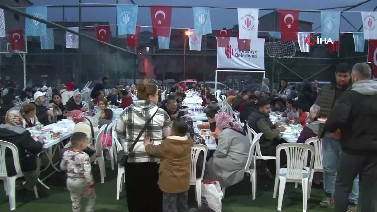 Ümraniye Belediye Başkanı Yıldırım, Roman vatandaşlar ile iftar yemeğinde buluştu