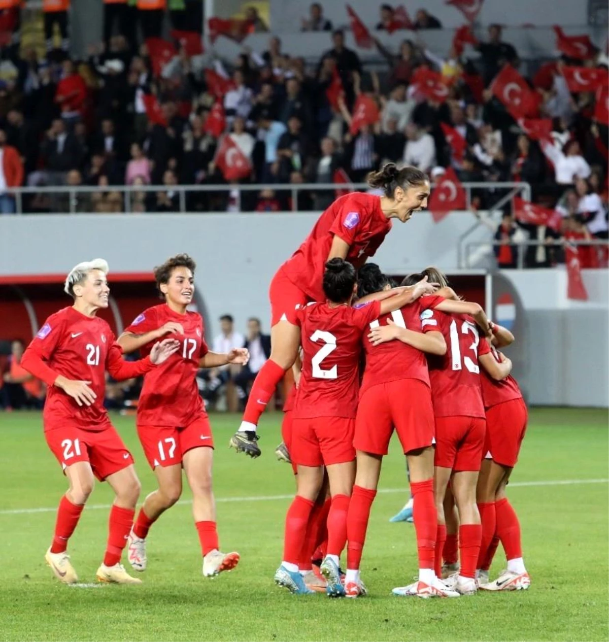 A Milli Kadın Futbol Takımı İsviçre ve Macaristan maçlarının aday kadrosu açıklandı