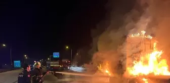 Adana'da çikolata yağı yüklü tırda çıkan yangın söndürüldü