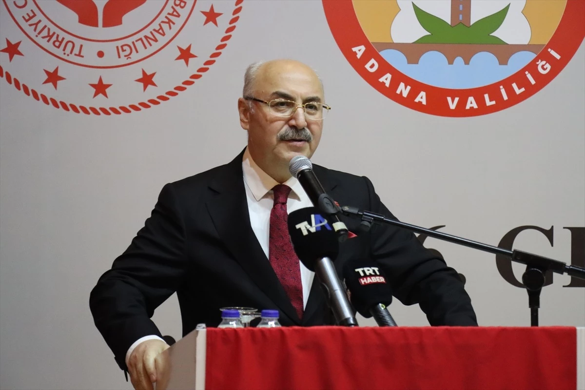 Adana Valisi Yavuz Selim Köşger, koruyucu ailelerle iftarda buluştu