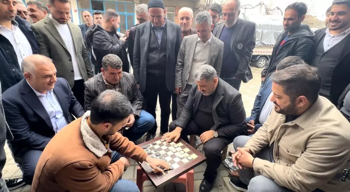 AK Parti Diyarbakır İl Teşkilatı, Seçmenleri Etkilemek İçin Yoğun Çalışma Yürütüyor