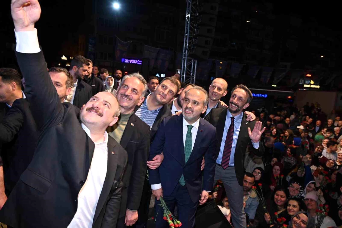 Bursa Büyükşehir Belediye Başkanı Alinur Aktaş, Gemlik\'te Vatandaşlarla Buluştu
