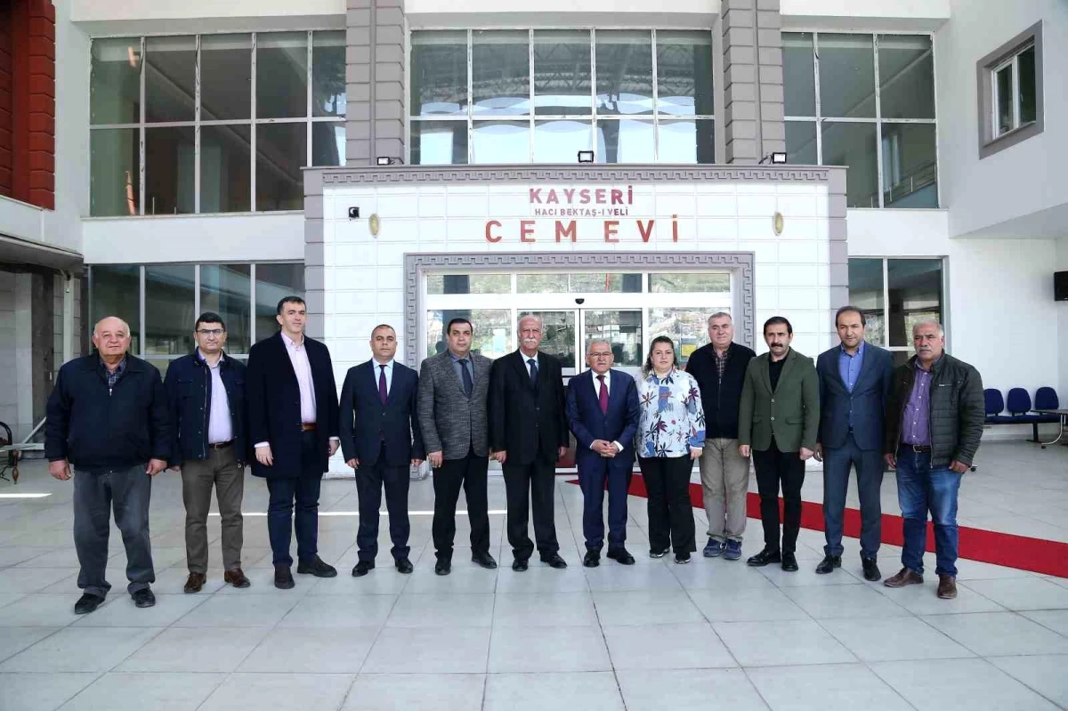 Kayseri Büyükşehir Belediye Başkanı Hacı Bektaş-ı Veli Cem Evi\'ni Ziyaret Etti