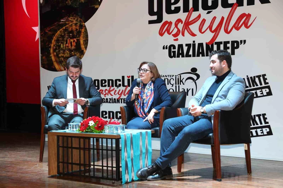 Gaziantep Büyükşehir Belediye Başkanı Fatma Şahin Gençlerle Buluştu