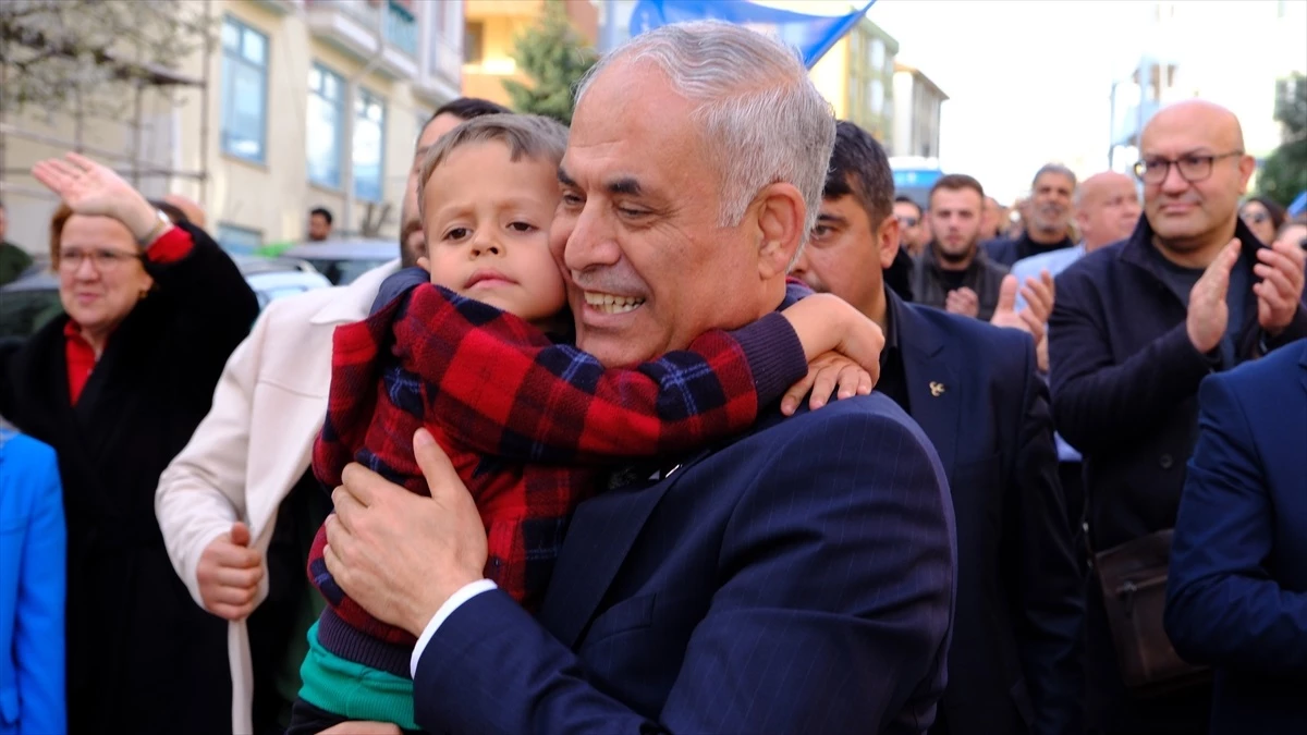 AK Parti Bilecik Belediye Başkan Adayı Mustafa Yaman, Mahallelerde Vatandaşlarla Buluştu