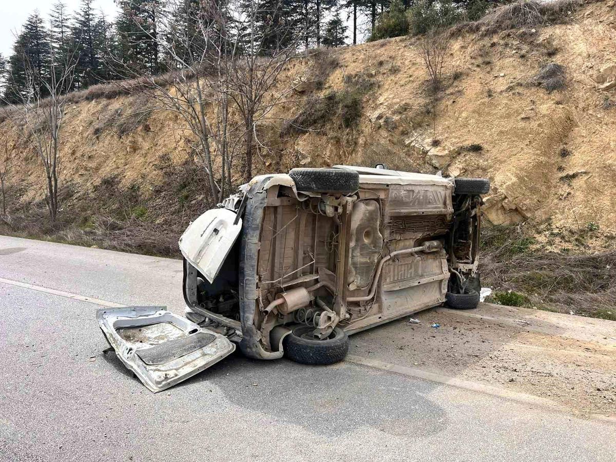 Burdur\'da Ticari Araç Takla Attı: 1 Yaralı