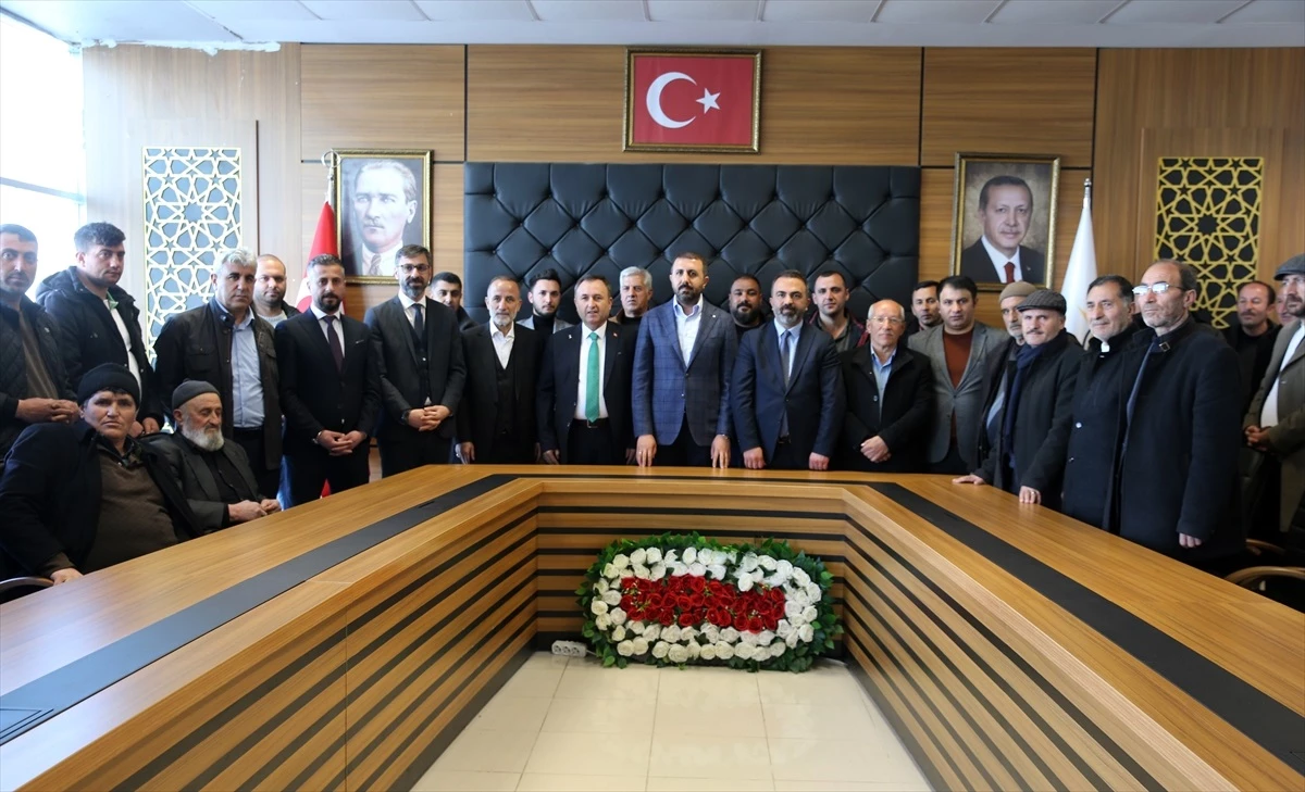 CHP Bitlis Belediye Başkan Adayı Selim Soyugüzel AK Parti\'ye katıldı