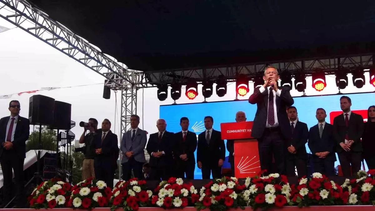 CHP Genel Başkanı Özgür Özel Marmaris\'te Miting Düzenledi