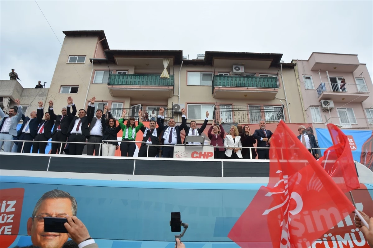 CHP Genel Başkanı Özgür Özel, Muğla\'da seçim çalışmalarını sürdürdü