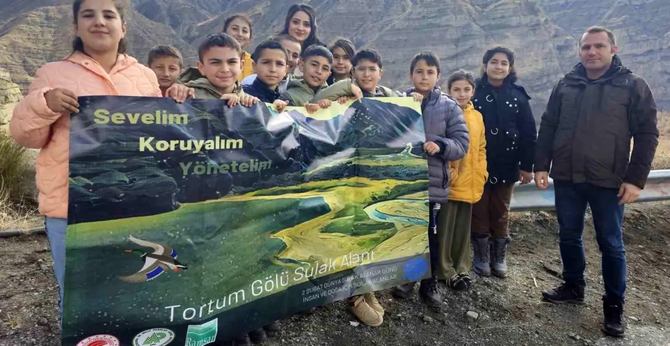 Uzundere Şelale İlkokulu Öğrencileri Tortum Gölü\'nde Kuş Gözlemi Yaptı