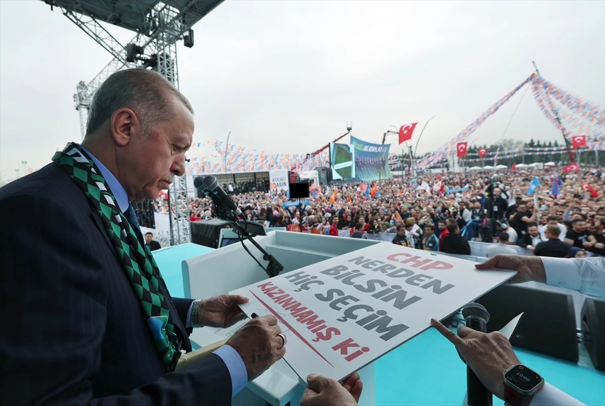 Erdoğan: AK Parti ve Cumhur İttifakı\'na kaybettirerek CHP\'ye kazandırmak için mesai harcayanlara karşı yakınlarımızı ikaz edeceğiz