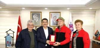 Niobe Dağcılık Doğa Sporları Kulübü Derneği Başkanı Şerif Mehmet Kököz ve Yönetimi Şehzadeler Belediye Başkanı Ömer Faruk Çelik'i ziyaret etti