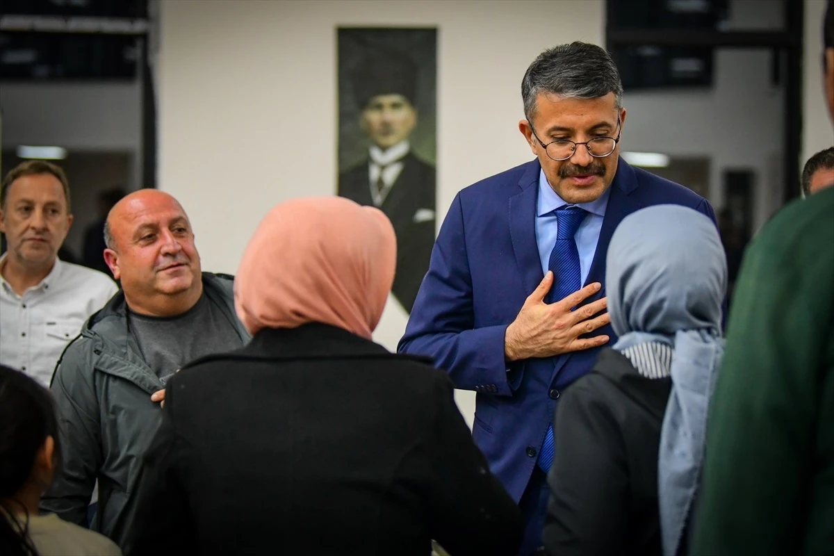 Hakkari Valisi Ali Çelik, engelli vatandaşlarla iftar programında bir araya geldi