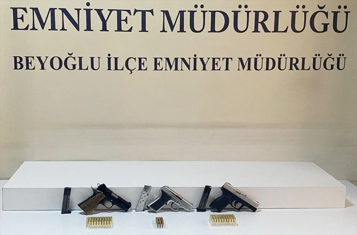 Beyoğlu\'nda Mobbing Mağduru Zanlı Eski Patronunu Silahla Vurarak Öldürdü