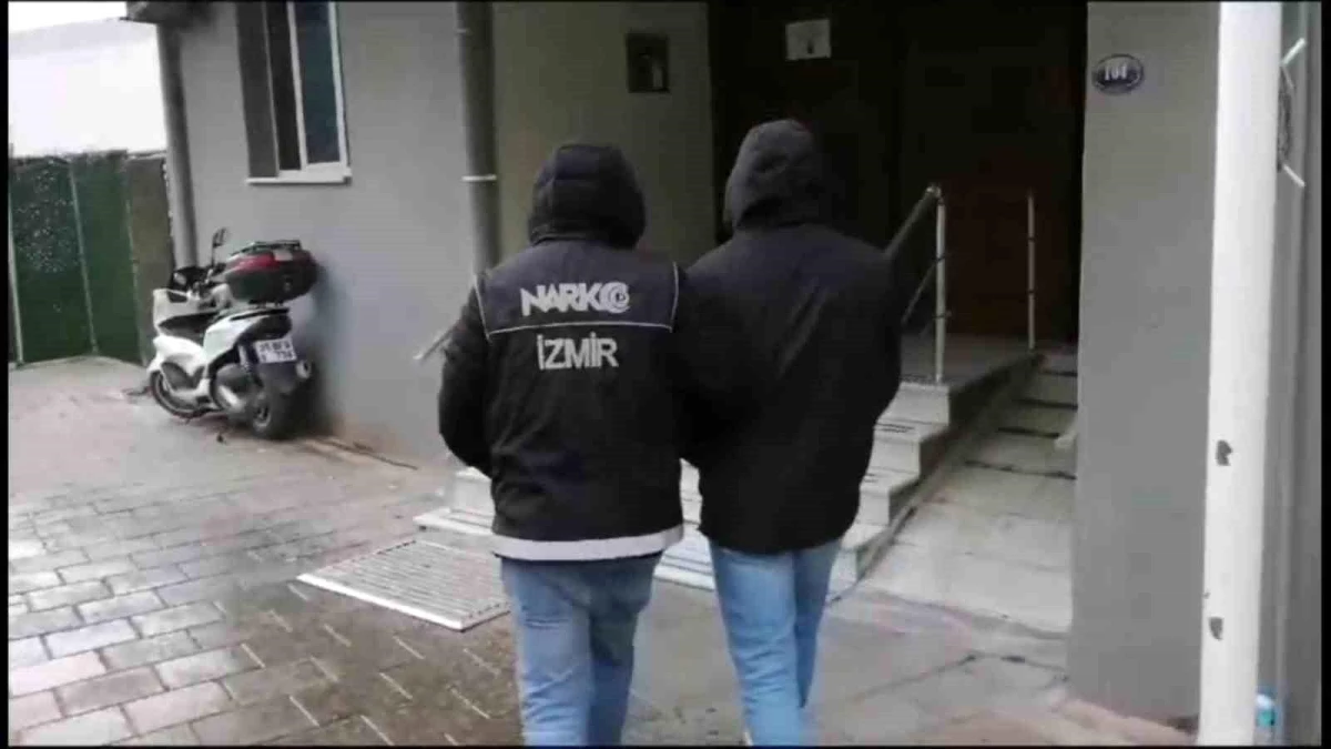 İzmir\'de 26 kilo esrar ele geçirildi, 1 şüpheli tutuklandı