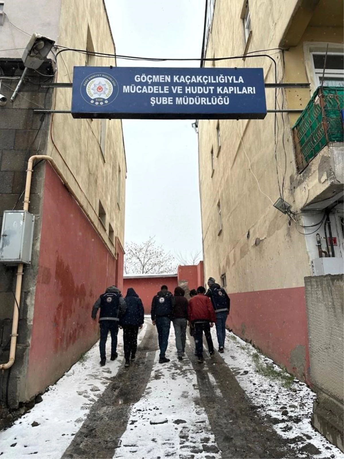 Kars\'ta 8 düzensiz göçmen yakalandı