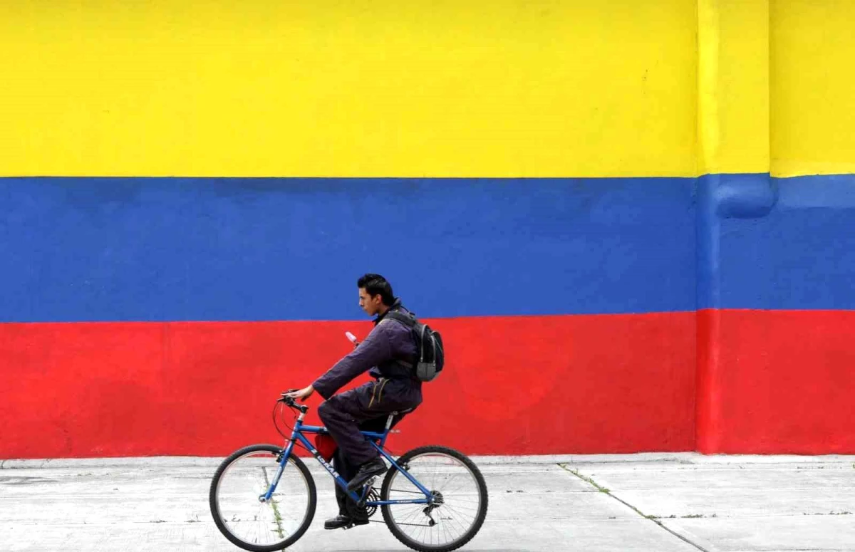 Kolombiya, Arjantinli diplomatları sınır dışı ediyor