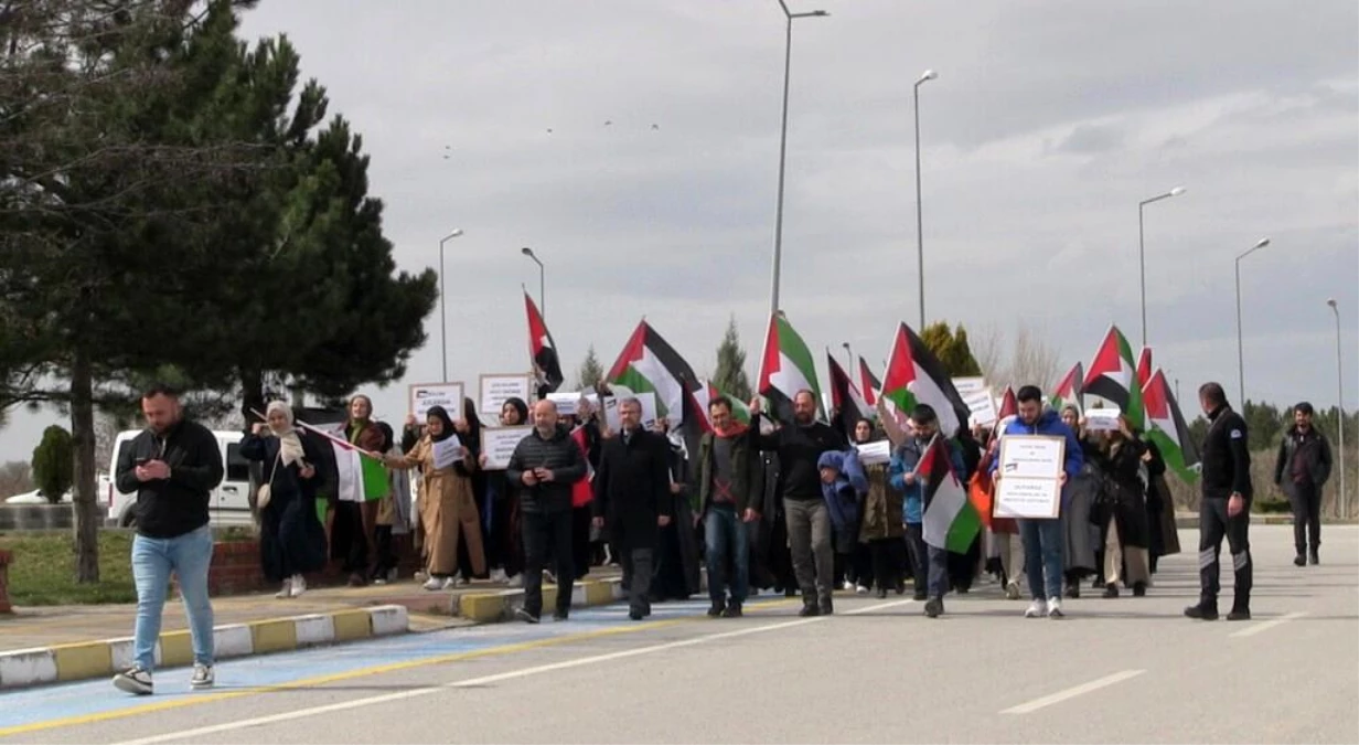 DPÜ Öğrencileri Filistin\'deki Şiddeti Protesto Etti