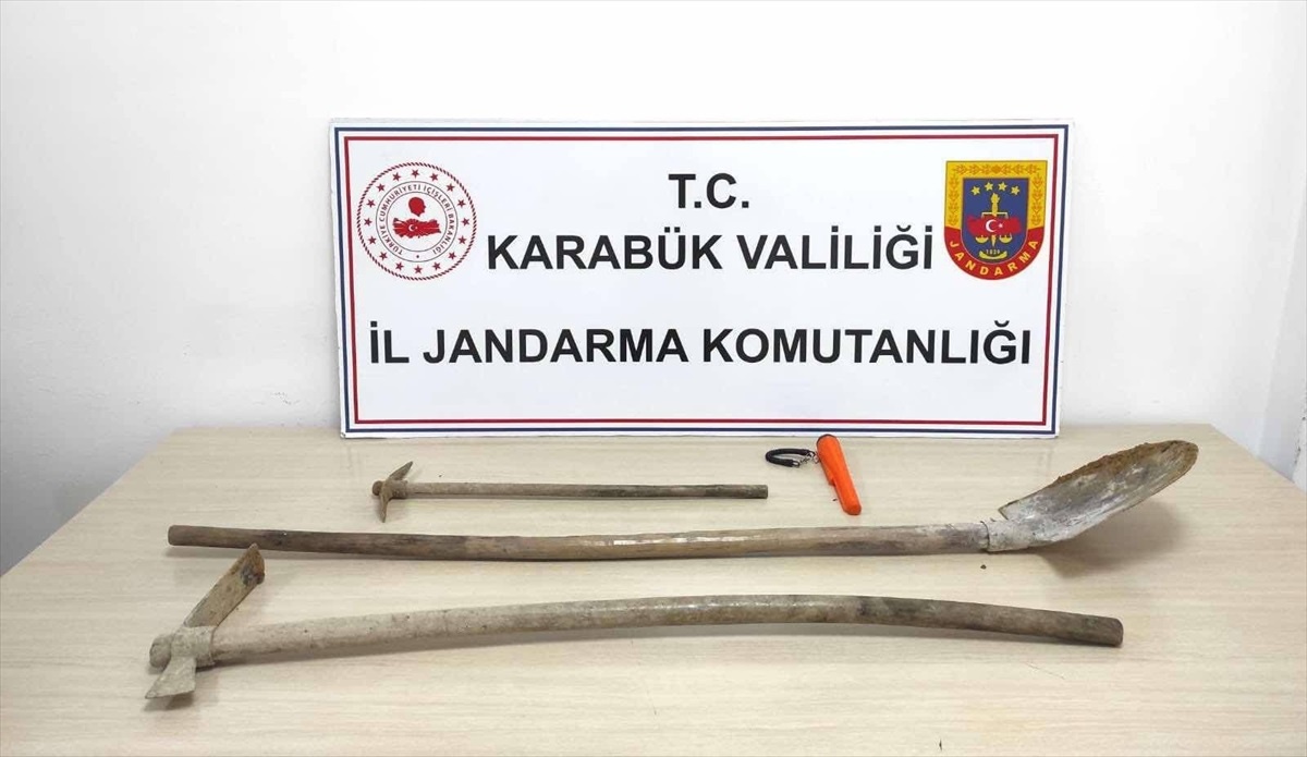 Karabük\'ün Safranbolu ilçesinde kaçak kazı yapan kişi gözaltına alındı