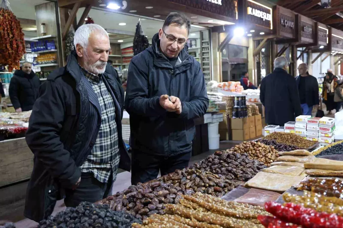 Elazığ Kapalı Çarşı\'da Ramazan Bereketi