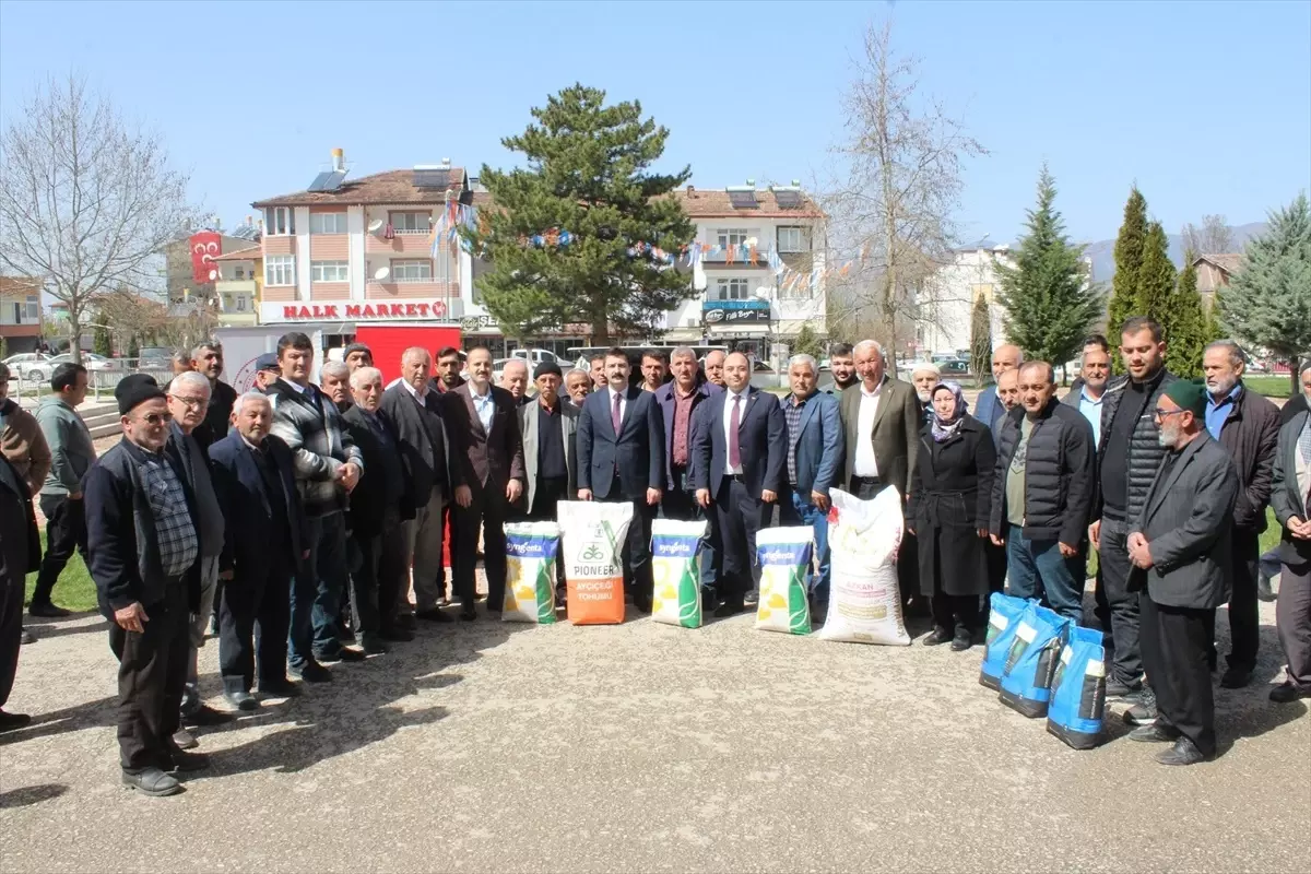 Tokat\'ın Pazar ilçesinde çiftçilere 4 bin 500 kilogram nohut tohumu dağıtıldı