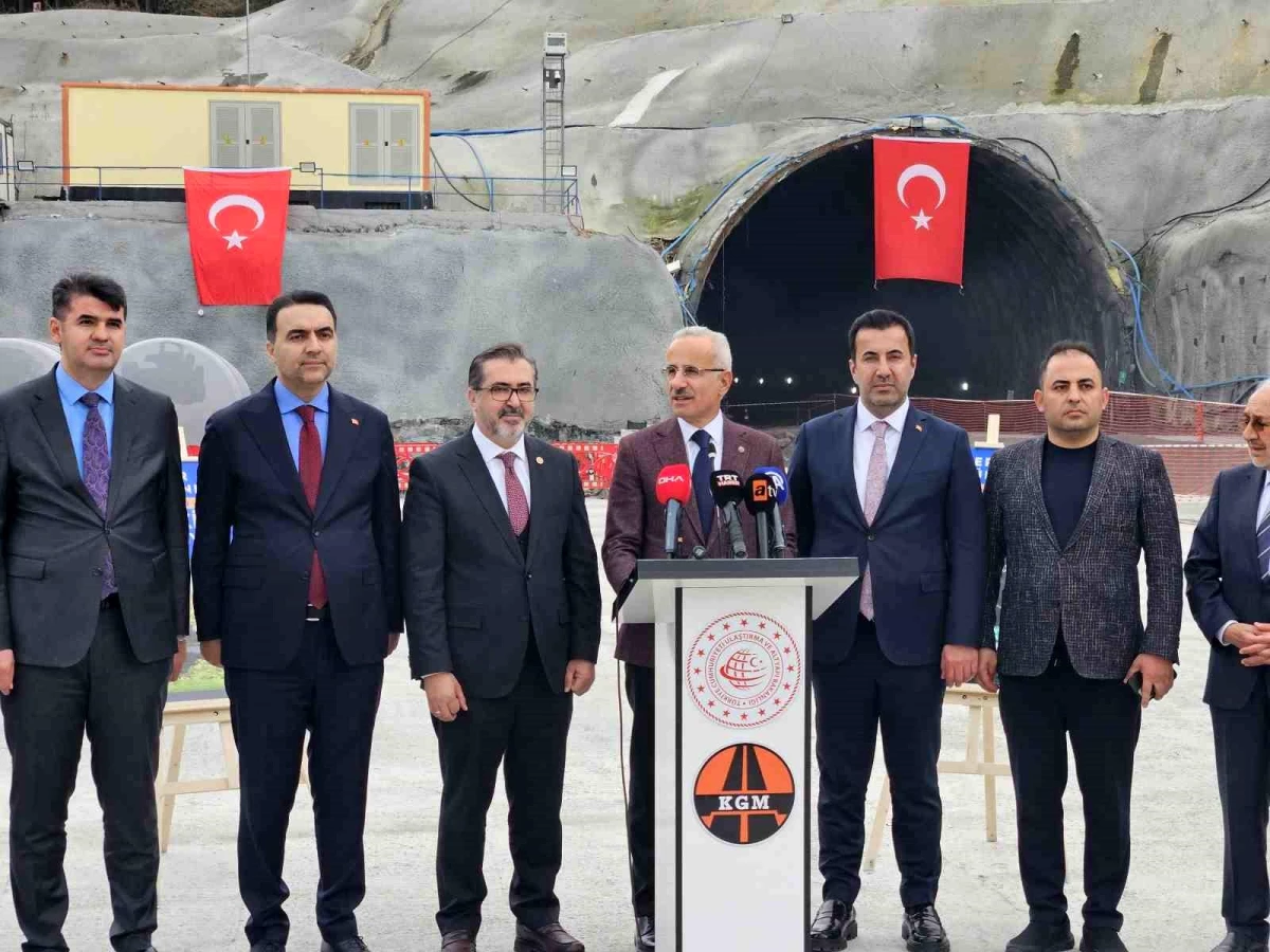 Ulaştırma Bakanı Uraloğlu, Kilyos Tüneli\'nde incelemelerde bulundu