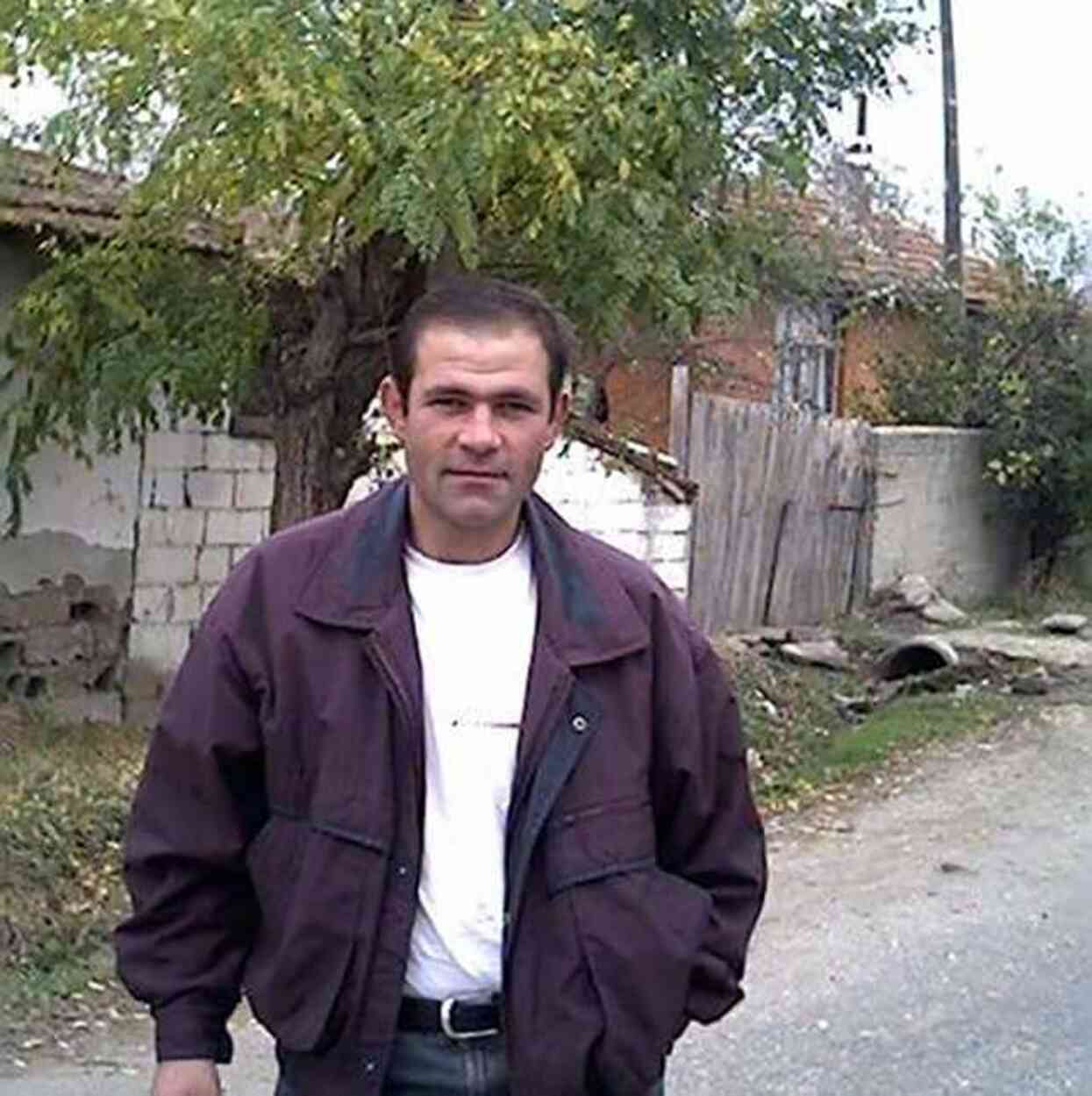 10 gündür kayıp olan adamın cesedi, koyun derileri ve çöplerle kapatılmış şekilde bulundu 10 gündür kayıp olan adamın cesedi, koyun derileri ve çöplerle kapatılmış şekilde bulundu