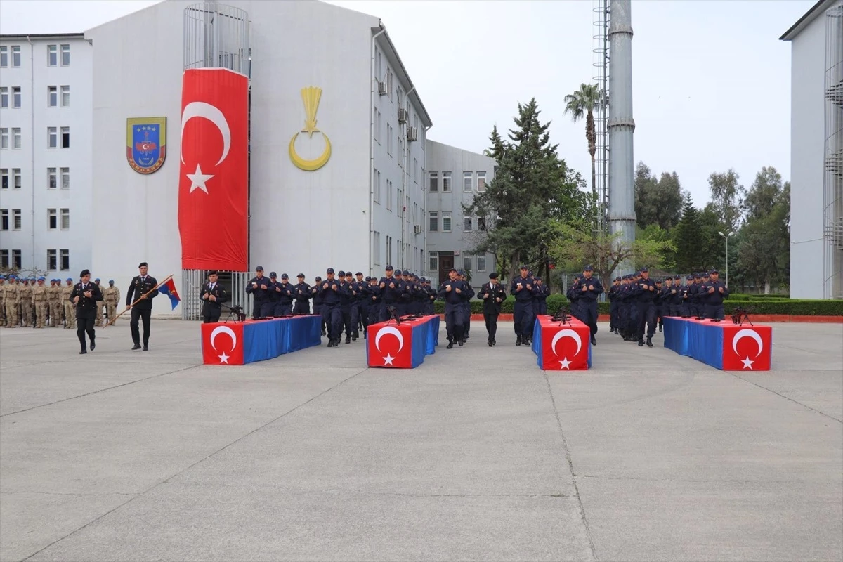 Adana\'da eğitimlerini tamamlayan 71 acemi er törenle yemin etti