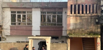 Adıyaman'da Ailesinden Kaçan Genç Kız Polis Tarafından Teslim Edildi