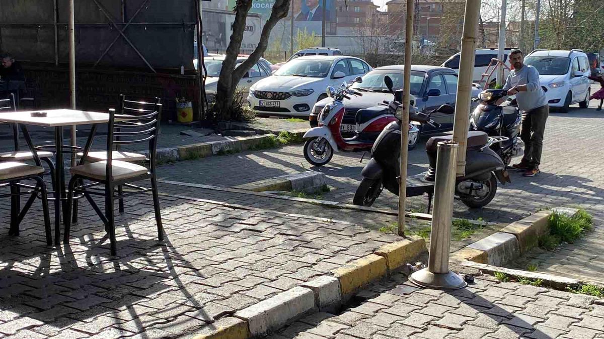 Gölcük\'te Husumetli Tarafından Tabancalı Saldırıya Uğrayan Kişi Hayatını Kaybetti