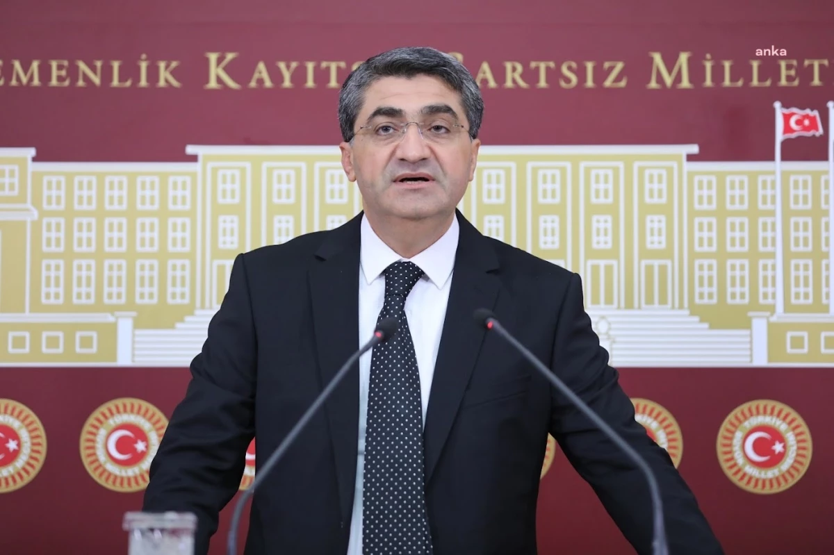 DEVA Partisi Genel Başkan Yardımcısı Mehmet Emin Ekmen, seçmene çağrıda bulundu