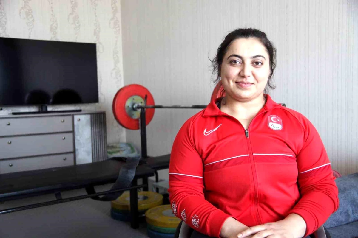Sibel Çam, Para Halter Dünya Kupası\'nda bronz madalya kazandı